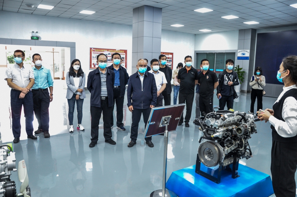 昆明市人大常委会相关向导到AG真人娱乐动力开展调研